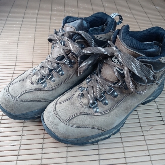 REI 7909 women's sz 10. Waterproof insulated leather hiking boots. Vibram sole. - Picture 2 of 11